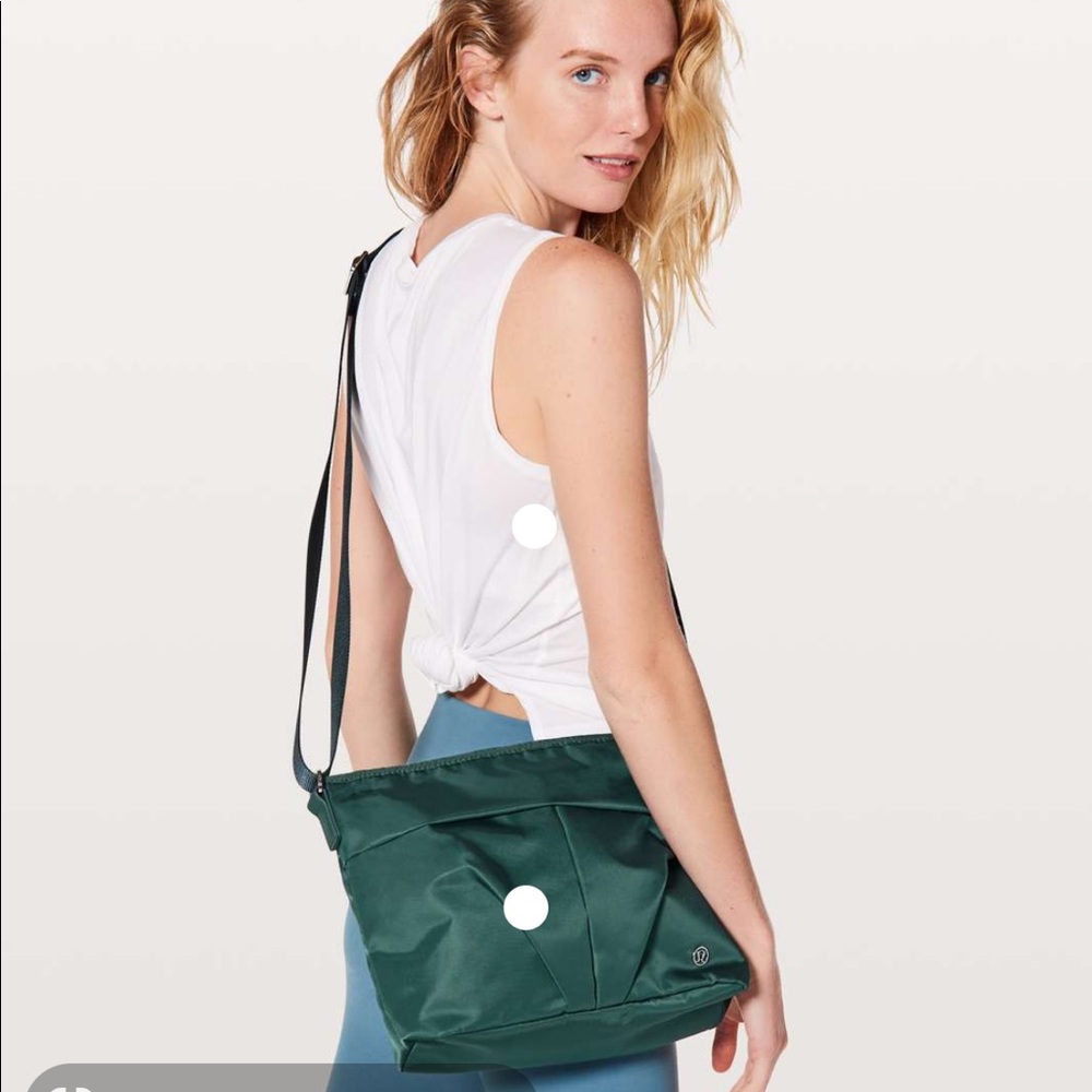 Lululemon City Adventure 7L bag